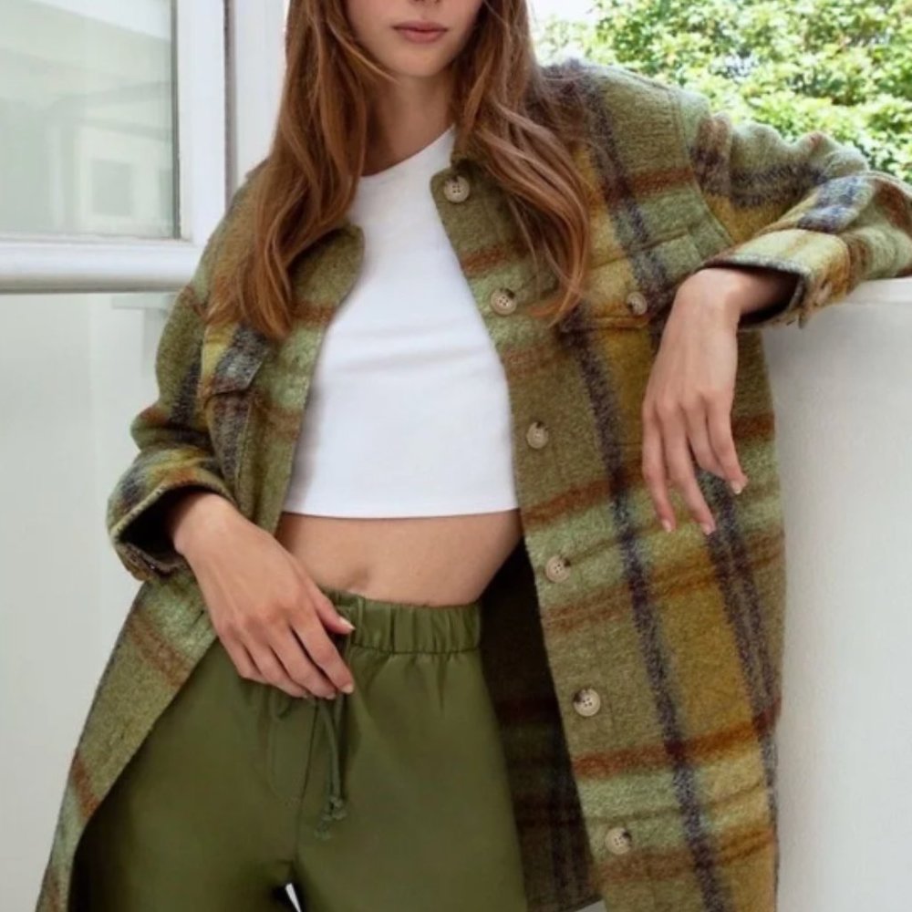 Aritzia- Wilfred Free: The Ganna Shirt Jacket